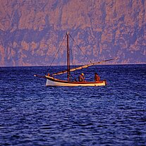 Fischerboot vor dem Tavolare