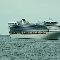 die Caribbean Princess vor St Peter Port