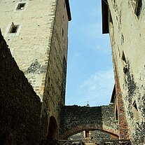 Innenhof der Burg Svihov