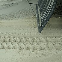 Reifenspuren des Lastwagens