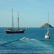 Die Zephyr in der Dixcart Bay vor Anker