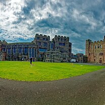 Bamburgh Castle Innenhof