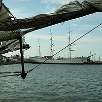 Zephyr Klüver Blick zur Gorch Fock