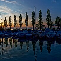 Sonnenuntergang am Bootshafen